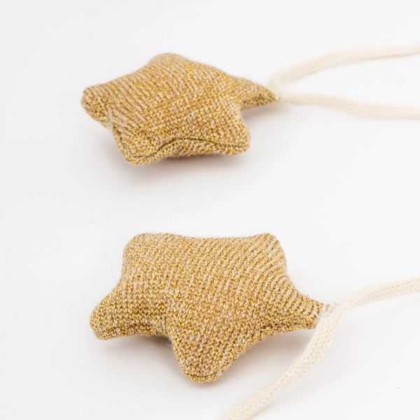 גרילנדת כוכבים סרוגים עם נגיעות זהב מרי מרי