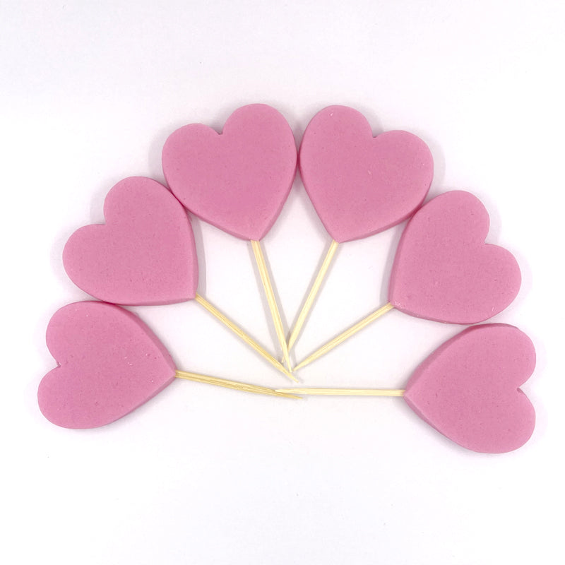 / לבן קישוט בצק סוכר - לבבות על קיסם אדום / ורוד