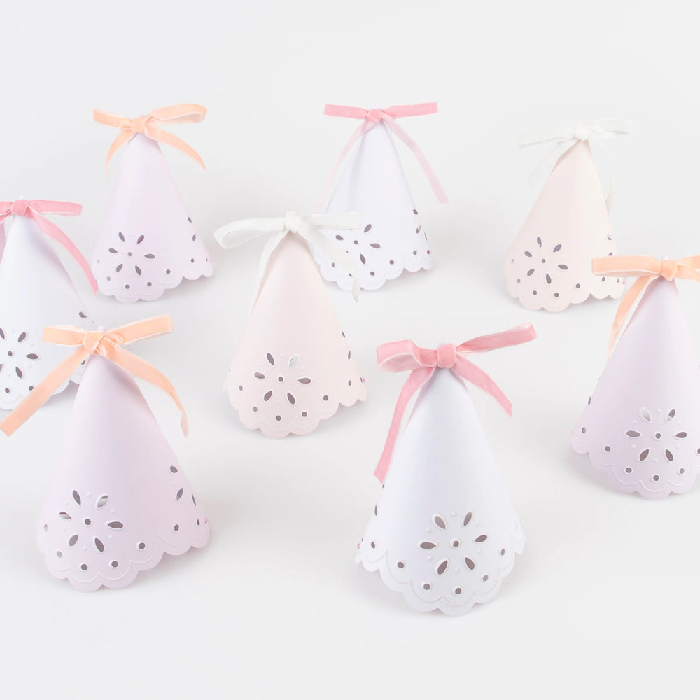 כובעי מסיבה תחרה וסרטי קטיפה Meri Meri