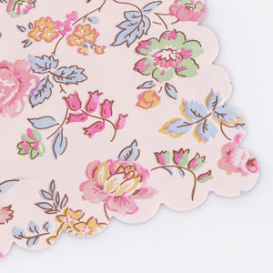 מפיות נייר קטנות עם הדפס פרחוני צינץ Meri Meri