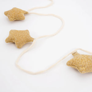 גרילנדת כוכבים סרוגים עם נגיעות זהב מרי מרי