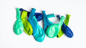 עשיריית בלוני גומי בגוווני כחול ירוק - לניפוח עצמי