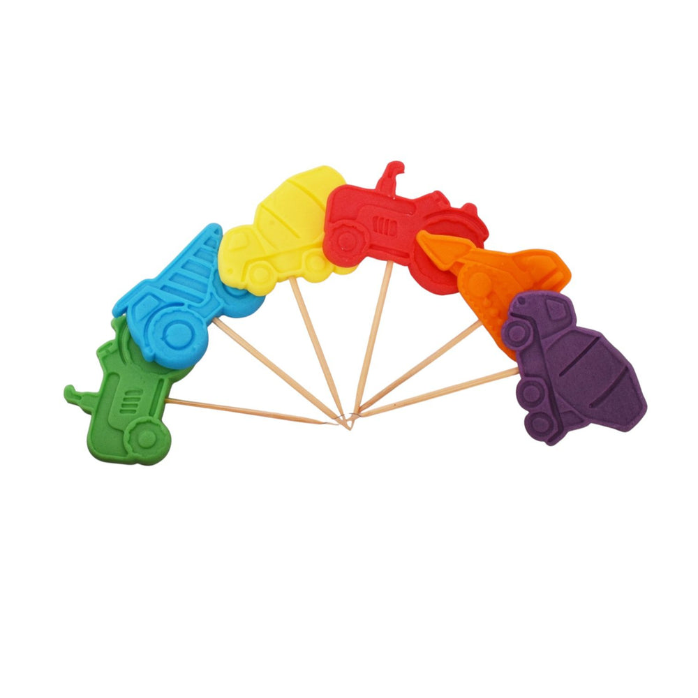 קישוט בצק סוכר -טרקטורים ומשאיות על קיסם