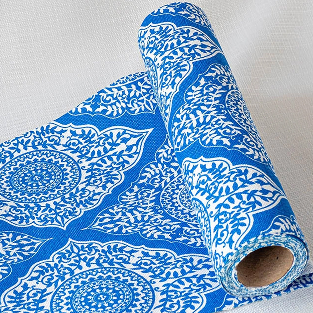 גליל ראנר בסיגנון יווני רקע כחול